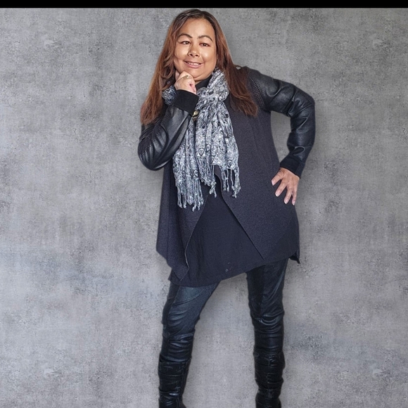 Jessica Womens Elegant Black and Gray Patterned Scarf - Picture 9 of 9